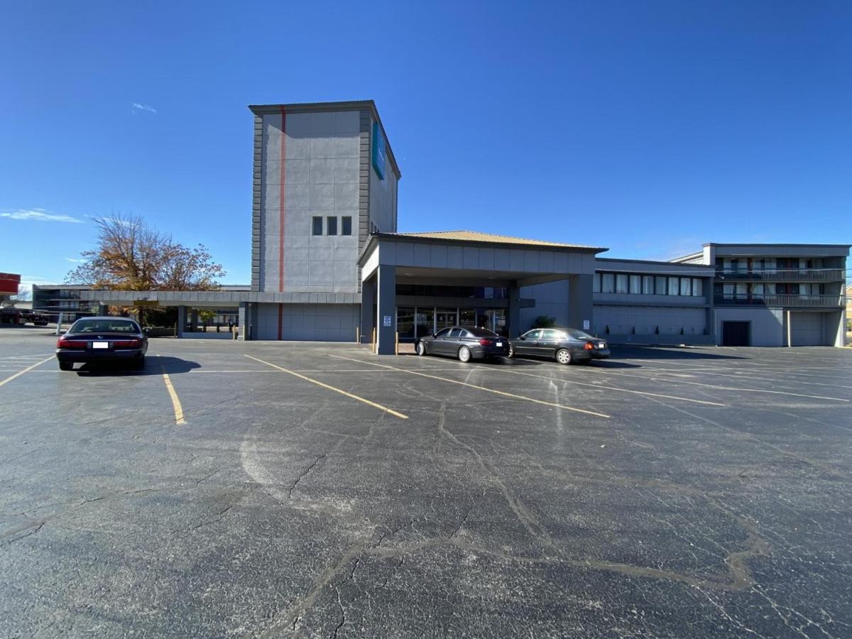 לואיוויל Clarion Pointe University/Expo מראה חיצוני תמונה